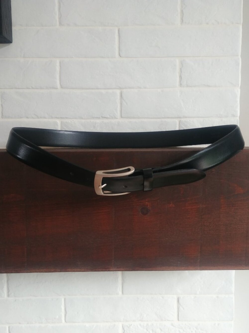 Vintage Men's genuine leather classic black belt 40 made in Canada silver buckle